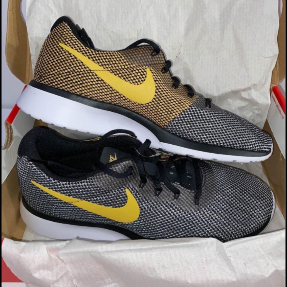 Men’s Nike Tanjun Shoes
